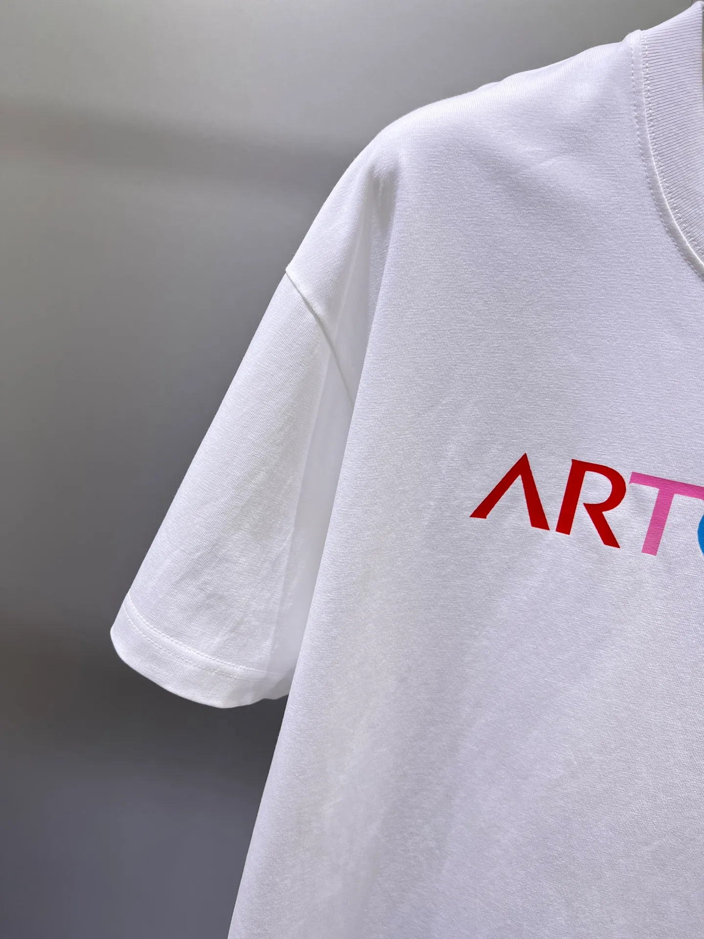 arcteryx🌟New Arrival T T Hot Sale 99 🐎🐎Size：S-XXL Black White 2 （Size ） Size S 110 54 69 21 M 114 56 71 22 L 118 58 73 22 XL 122 60 75 23 2XL 126 62 77 23